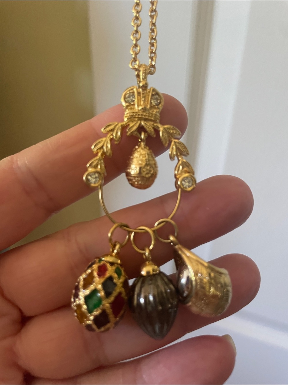 Joan Rivers Gold Faberge charm necklace  nwot - Picture 3 of 4